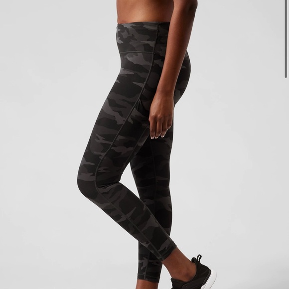 ATHLETA Ultimate Stash Pocket Camo 7/8 Tight NEW FREE SHIPPING!! - Picture 3 of 10